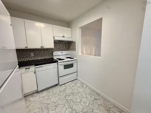 302 3700 John Parr Drive, Halifax, NS - Indoor Photo Showing Kitchen