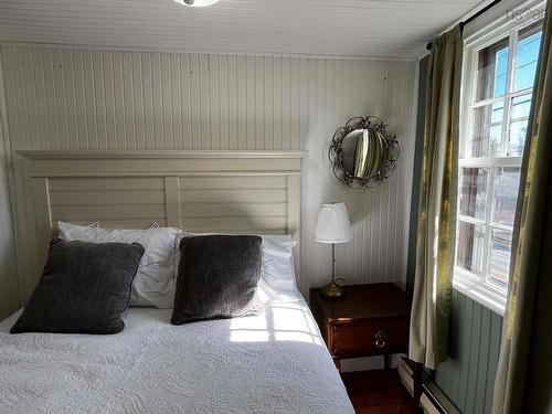 172 Water Street, Shelburne, NS - Indoor Photo Showing Bedroom