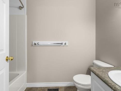 38 Coldstream Run, Dartmouth, NS - Indoor Photo Showing Bathroom