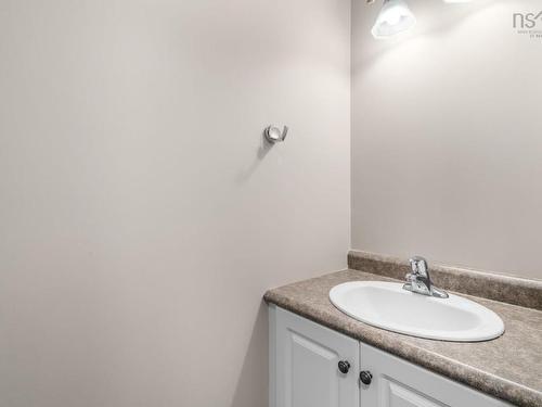 38 Coldstream Run, Dartmouth, NS - Indoor Photo Showing Bathroom