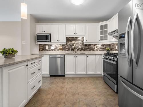 38 Coldstream Run, Dartmouth, NS - Indoor Photo Showing Kitchen With Upgraded Kitchen