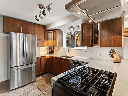 16 Wilcot Lane, Dartmouth, NS - Indoor Photo Showing Kitchen With Double Sink