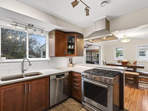 16 Wilcot Lane, Dartmouth, NS - Indoor Photo Showing Kitchen With Double Sink