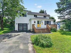 16 Wilcot Lane  Dartmouth, NS B2X 2S9