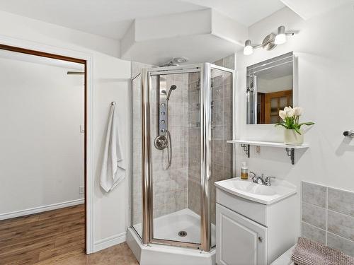 16 Wilcot Lane, Dartmouth, NS - Indoor Photo Showing Bathroom