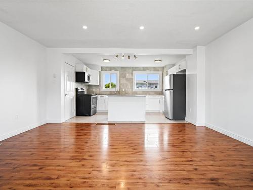 19 Shrewsbury Road, Cole Harbour, NS - Indoor Photo Showing Kitchen