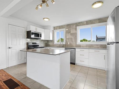 19 Shrewsbury Road, Cole Harbour, NS - Indoor Photo Showing Kitchen With Upgraded Kitchen