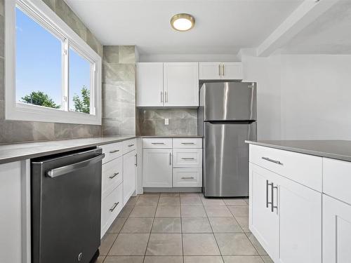 19 Shrewsbury Road, Cole Harbour, NS - Indoor Photo Showing Kitchen