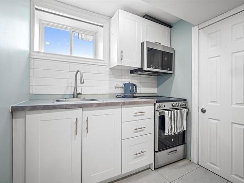 19 Shrewsbury Road, Cole Harbour, NS - Indoor Photo Showing Kitchen