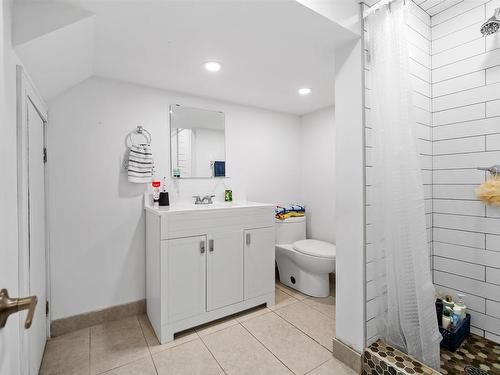 19 Shrewsbury Road, Cole Harbour, NS - Indoor Photo Showing Bathroom
