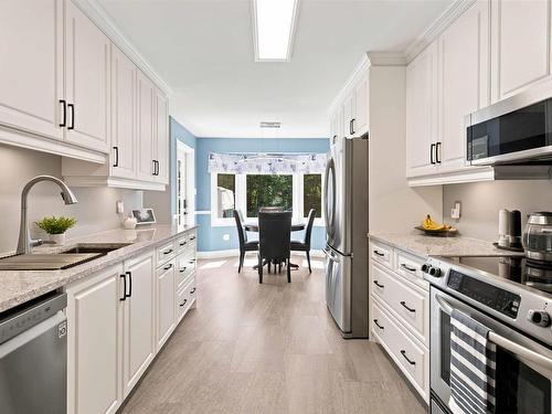 18 P Thomas Drive, Dartmouth, NS - Indoor Photo Showing Kitchen With Upgraded Kitchen