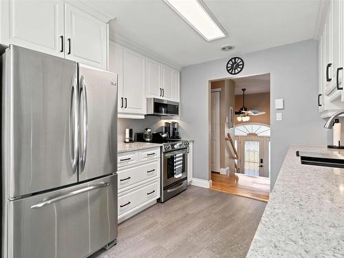 18 P Thomas Drive, Dartmouth, NS - Indoor Photo Showing Kitchen