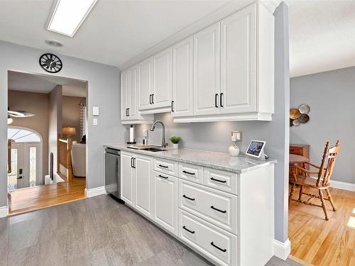 18 P Thomas Drive, Dartmouth, NS - Indoor Photo Showing Kitchen