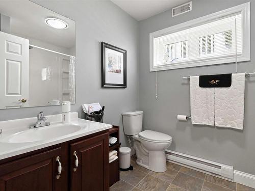 18 P Thomas Drive, Dartmouth, NS - Indoor Photo Showing Bathroom