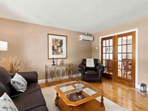 18 P Thomas Drive, Dartmouth, NS - Indoor Photo Showing Living Room