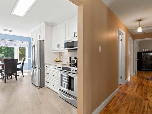 18 P Thomas Drive, Dartmouth, NS - Indoor Photo Showing Kitchen