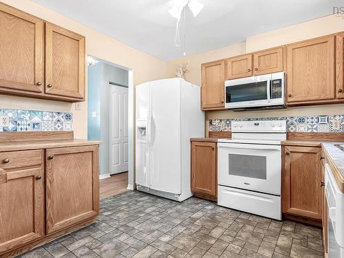 1653 Riverside Drive, Lower Sackville, NS - Indoor Photo Showing Kitchen
