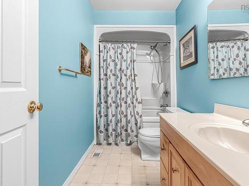 1653 Riverside Drive, Lower Sackville, NS - Indoor Photo Showing Bathroom