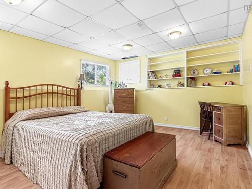 1653 Riverside Drive, Lower Sackville, NS - Indoor Photo Showing Bedroom