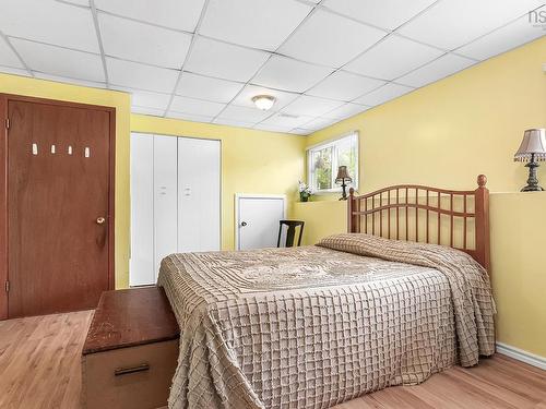 1653 Riverside Drive, Lower Sackville, NS - Indoor Photo Showing Bedroom