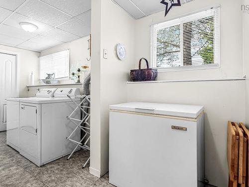 1653 Riverside Drive, Lower Sackville, NS - Indoor Photo Showing Laundry Room