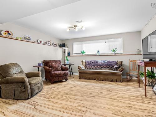 1653 Riverside Drive, Lower Sackville, NS - Indoor Photo Showing Living Room