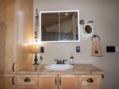 2250 Sandy Point Road, Sandy Point, NS - Indoor Photo Showing Bathroom