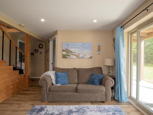 2250 Sandy Point Road, Sandy Point, NS - Indoor Photo Showing Living Room