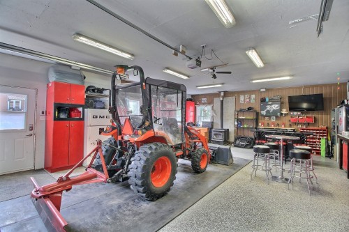 Garage - 7 Ch. Proulx, Val-D'Or, QC - Indoor Photo Showing Garage