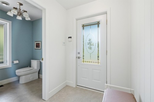 Hall d'entrée/Vestibule - 4066 Ch. Montpetit, Austin, QC - Indoor Photo Showing Bathroom