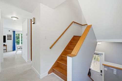 Hall d'entrée/Vestibule - 4066 Ch. Montpetit, Austin, QC - Indoor Photo Showing Other Room