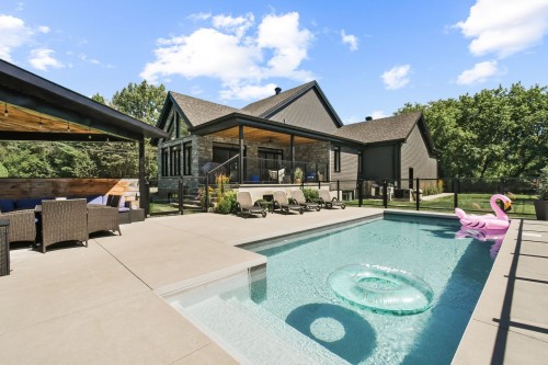 Patio - 563 Rg De La Rivière N., Saint-Roch-De-L'Achigan, QC - Outdoor With In Ground Pool