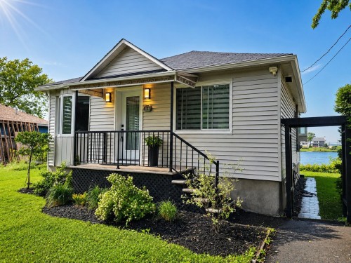 Front of Structure - 5 Rue Île-Mathieu, Laval (Saint-François), QC - Outdoor With Deck Patio Veranda