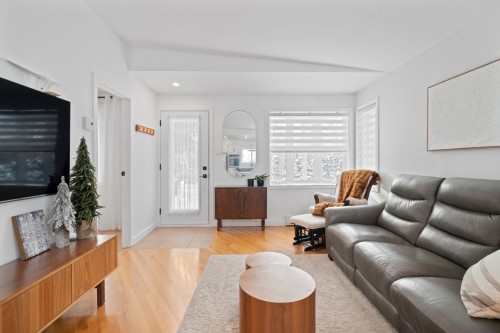 Living Room - 5 Rue Île-Mathieu, Laval (Saint-François), QC - Indoor Photo Showing Living Room