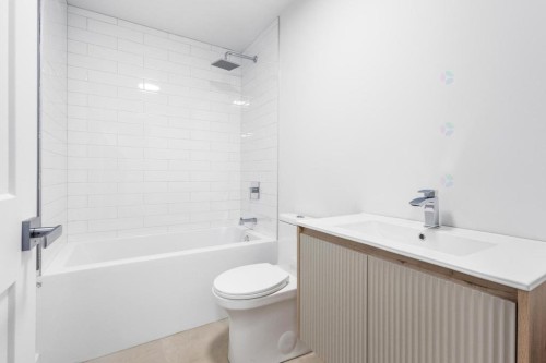 Bathroom - 5645 Rue Auteuil, Brossard, QC - Indoor Photo Showing Bathroom