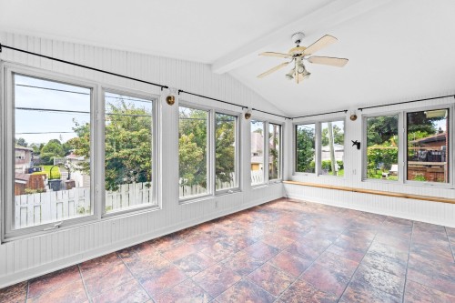 Véranda - 870 Rue Crevier, Laval (Sainte-Dorothée), QC 