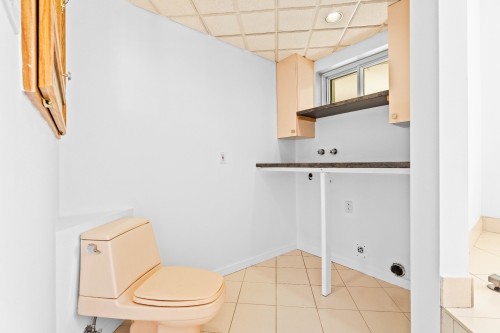 Salle de lavage - 870 Rue Crevier, Laval (Sainte-Dorothée), QC 