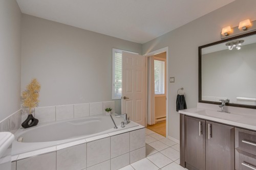 Salle de bains attenante à la CCP - 19 Rue Des Perdrix, Gatineau (Hull), QC - Indoor Photo Showing Bathroom
