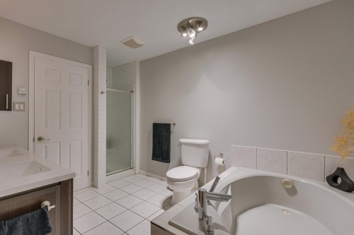 Salle de bains attenante à la CCP - 19 Rue Des Perdrix, Gatineau (Hull), QC - Indoor Photo Showing Bathroom