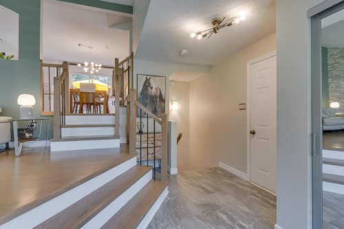 Hall d'entrée/Vestibule - 19 Rue Des Perdrix, Gatineau (Hull), QC - Indoor Photo Showing Other Room