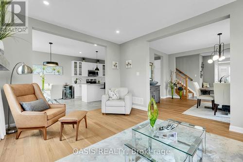 80 Lantern Road, Ottawa, ON - Indoor Photo Showing Living Room