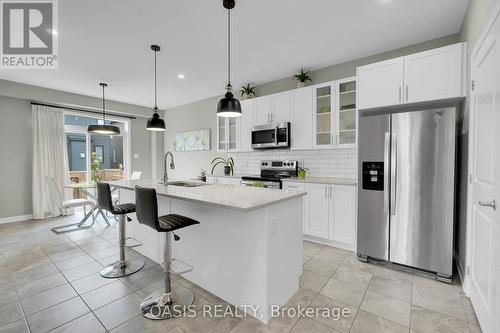 80 Lantern Road, Ottawa, ON - Indoor Photo Showing Kitchen With Stainless Steel Kitchen With Upgraded Kitchen