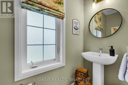 80 Lantern Road, Ottawa, ON - Indoor Photo Showing Bathroom