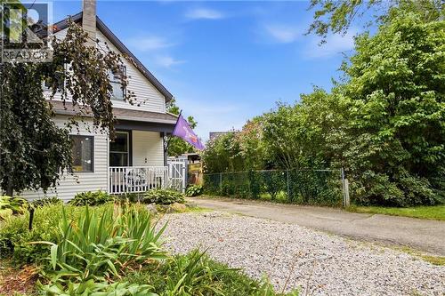 99 DUFFERIN Street  Stratford, ON N5A 2G7
