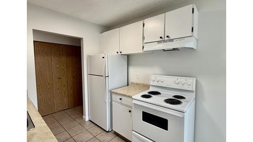210-1108 23Rd  N Avenue, Cranbrook, BC - Indoor Photo Showing Kitchen