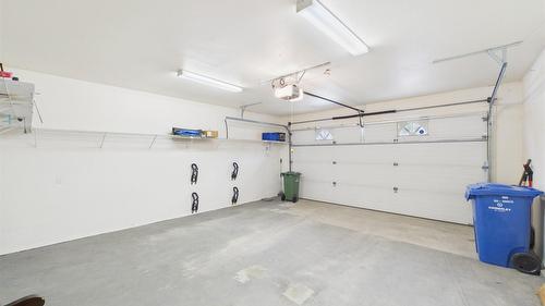 2807 Galena Bay, Kimberley, BC - Indoor Photo Showing Garage