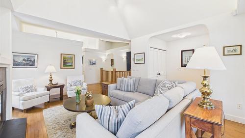 2807 Galena Bay, Kimberley, BC - Indoor Photo Showing Living Room
