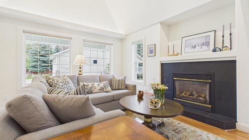 2807 Galena Bay, Kimberley, BC - Indoor Photo Showing Living Room With Fireplace