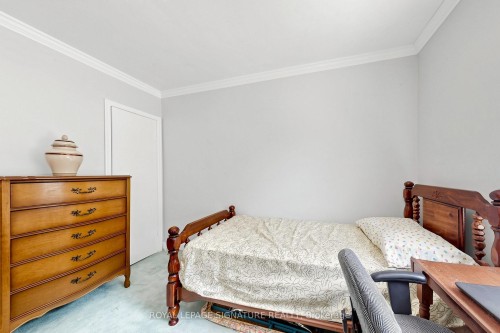 38 Lingarde Drive, Toronto, ON - Indoor Photo Showing Bedroom