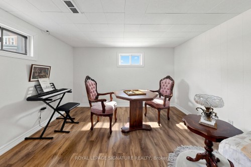 38 Lingarde Drive, Toronto, ON - Indoor